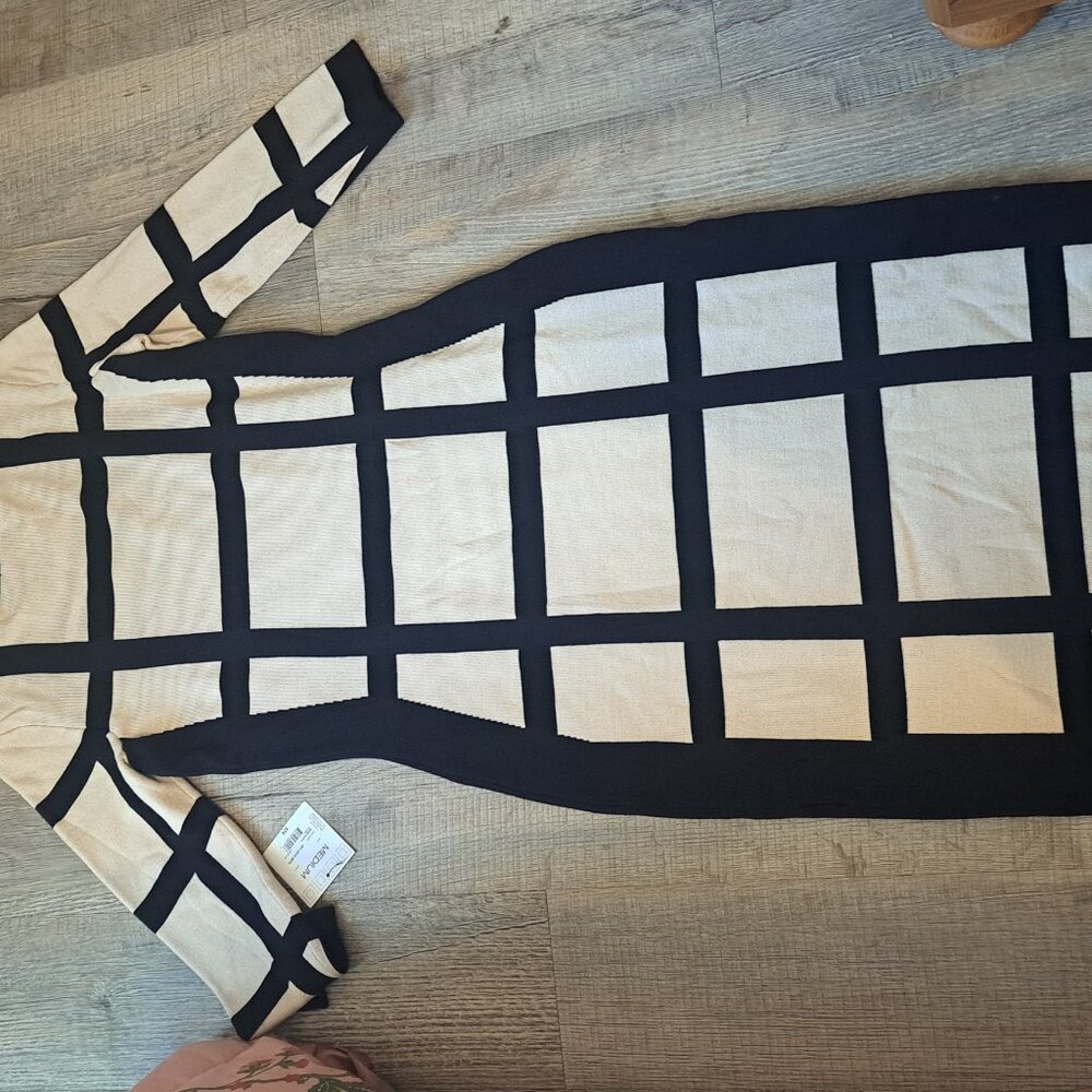 Dress - Picture 4 of 4